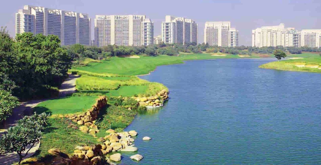 DLF The Camellias Gurgaon in Sector 42, Golf Course Road, Gurgaon
