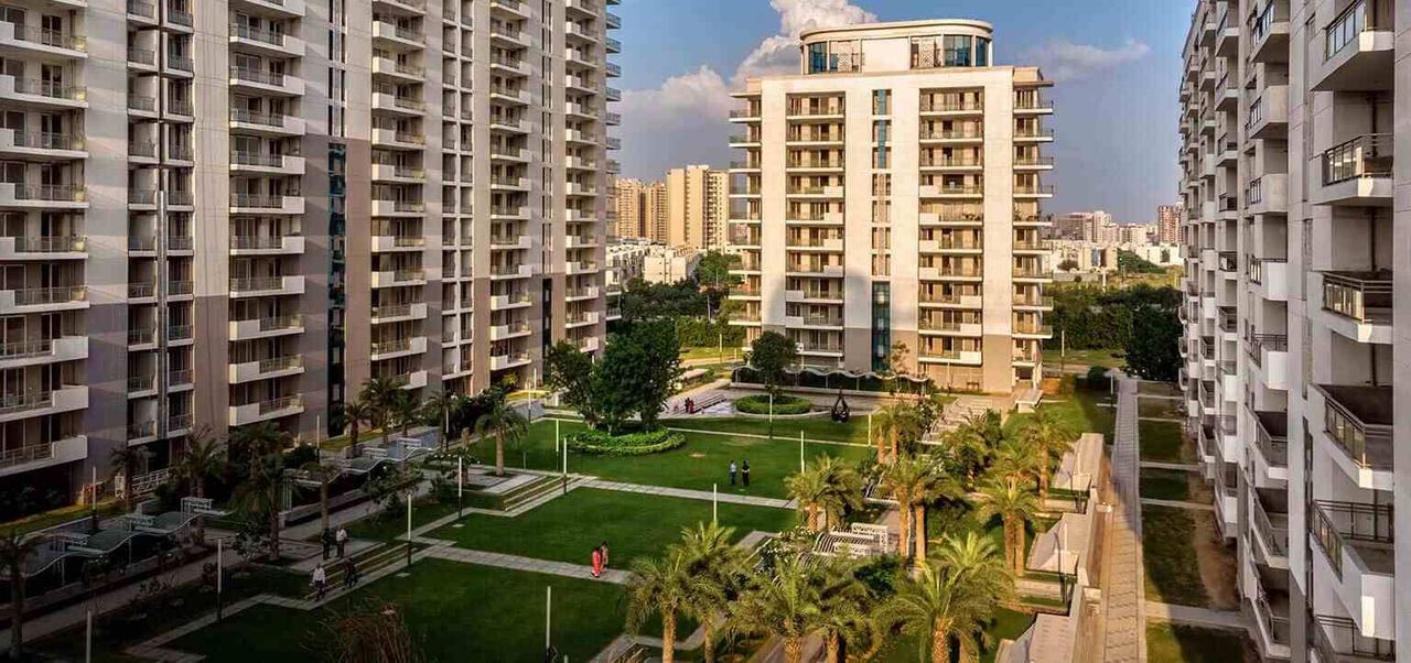 DLF The Ultima in Sector 81, Northern Peripheral Road